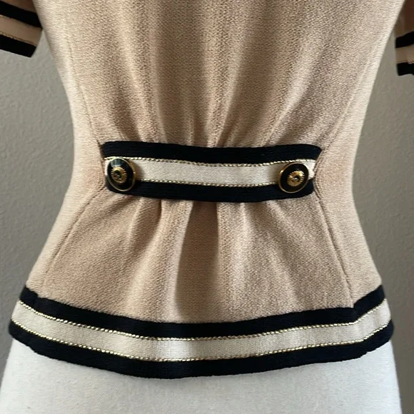 St. John Beige Short Sleeve Sweater luxury - Picture 5 of 16